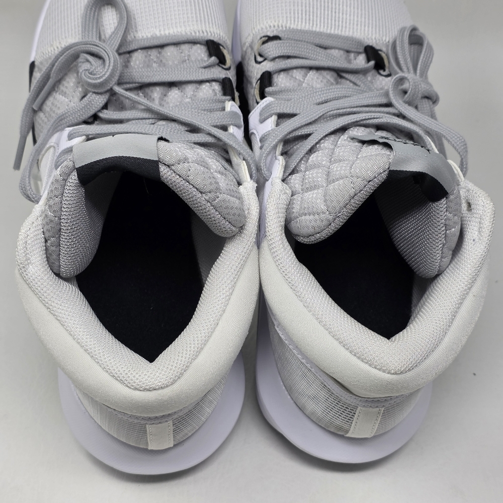 Nike LeBron James Witness VIII White Light Grey Black FB2239-100 Men's Size 10.5 - Picture 9 of 11